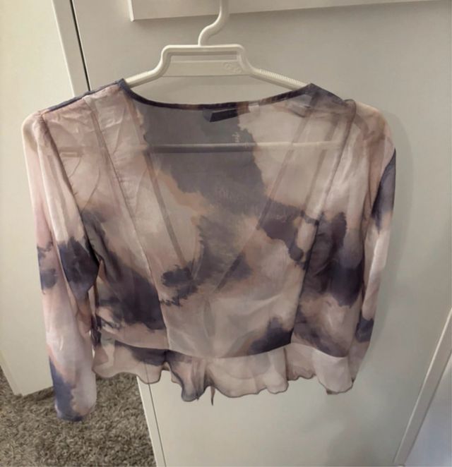 Blusa Stradivarius manga larga estampada
