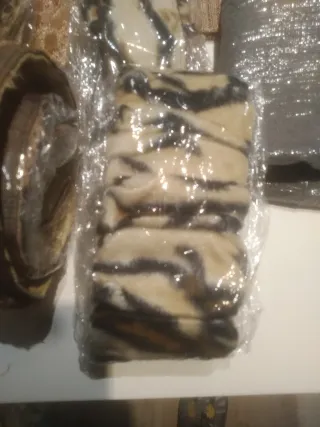 Lote 4 cinturones, chaqueta y fular