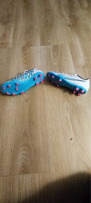 TALLA 33.5 Zapatillas de fútbol blancas y azules