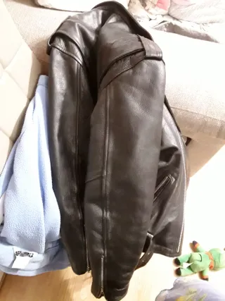 Cazadora de cuero MDK negra