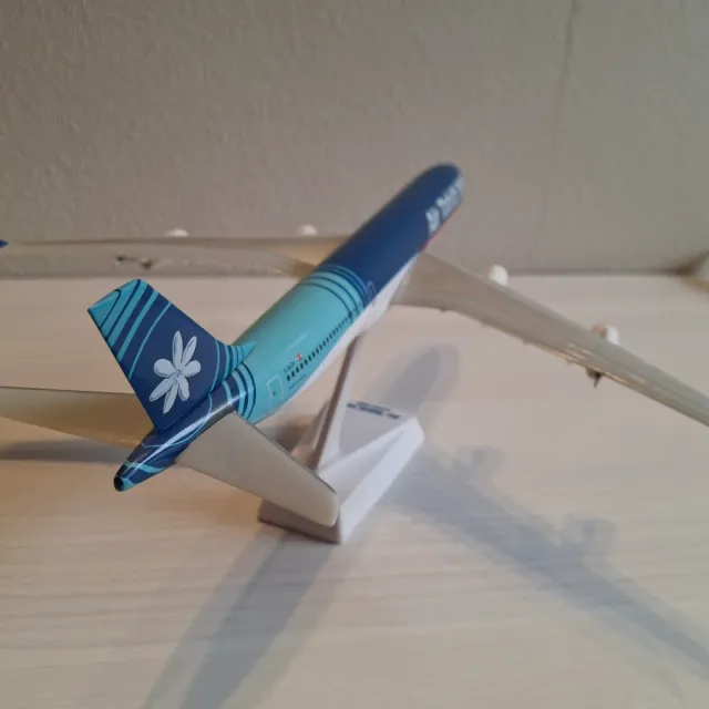 Maqueta Airbus A340-300 Air Tahiti Nui 1/200