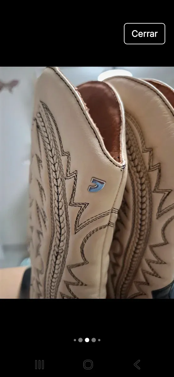 Botas cowboy Gioseppo beige y negras talla 37