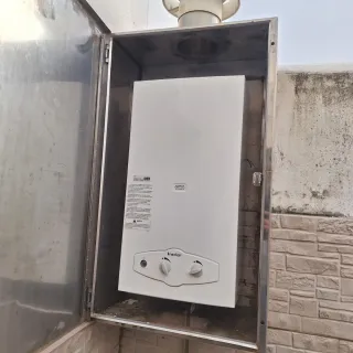 Termo de agua Neckar con menos de 1 año.