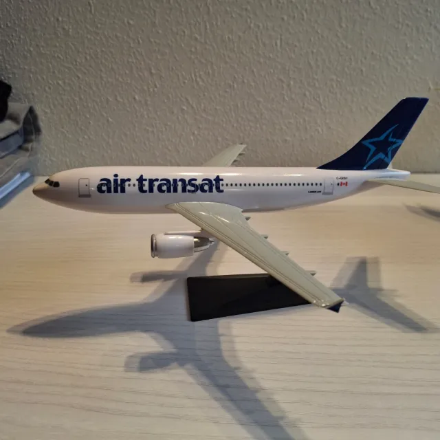 Maqueta Airbus A310 Air Transat 1/200
