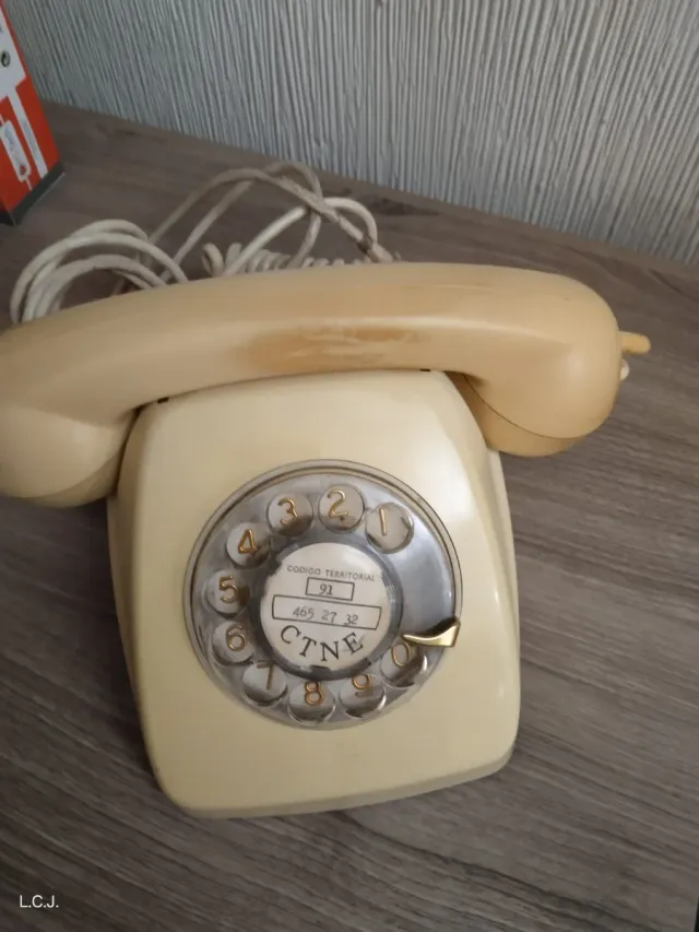Teléfono Antiguo Beige