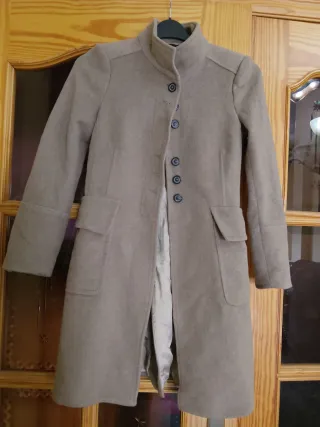 Abrigo Zara Beige Talla XS