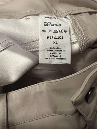 Pantalón polipiel Carlota & Co beige