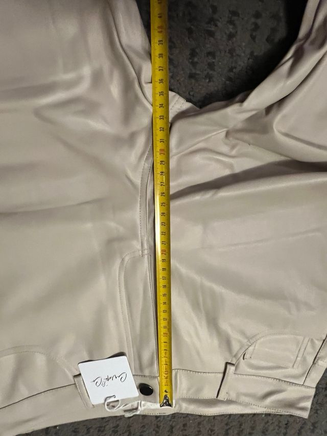 Pantalón polipiel Carlota & Co beige