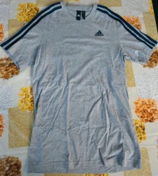 T-shirt Adidas grigia con bande