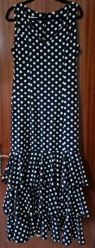 Traje flamenco negro lunares blancos