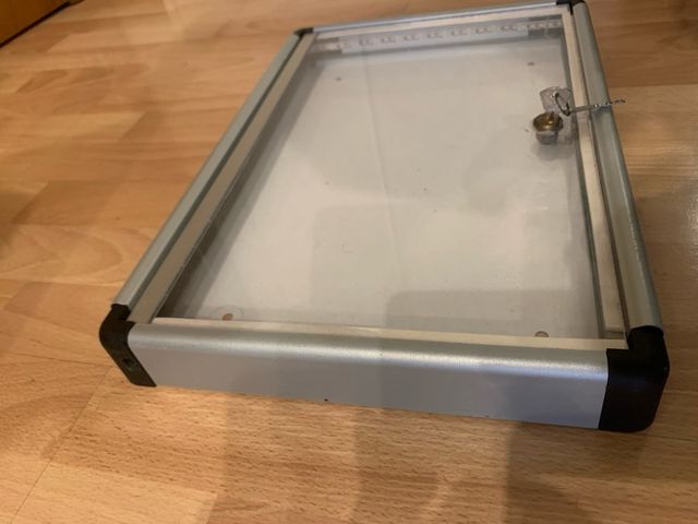 Vitrina menú restaurante con luz y llave