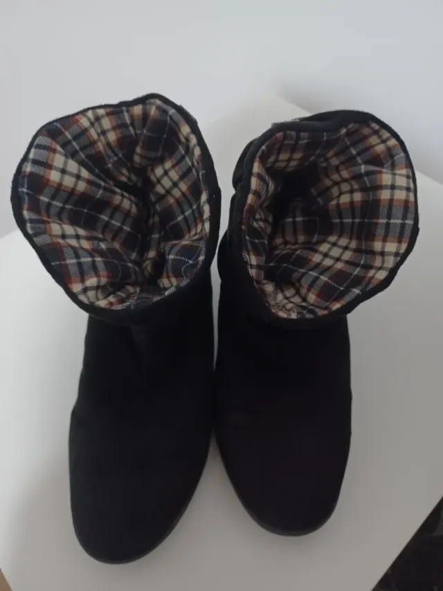 Botines negros mujer