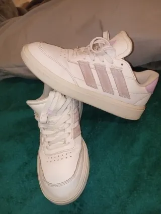 Zapatillas Adidas Blancas y Rosas