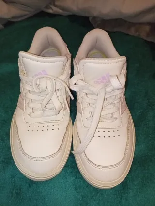 Zapatillas Adidas Blancas y Rosas