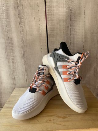 Deportivas Adidas Blancas y Naranja
