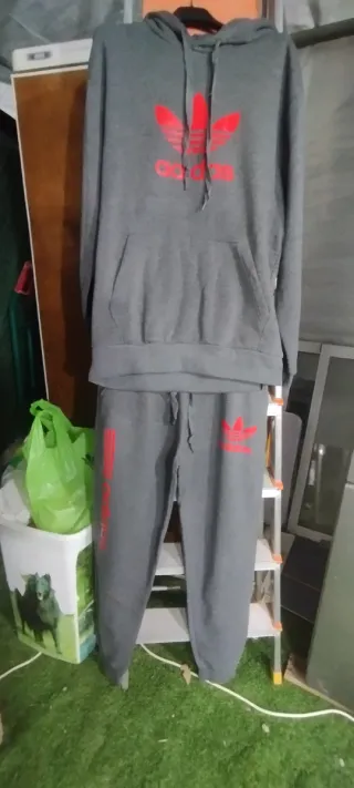 Chándal Adidas Gris y Rojo