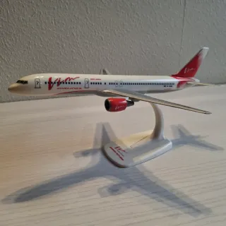 Maqueta Avión Boeing 757-200 Vim Airlines 1:200