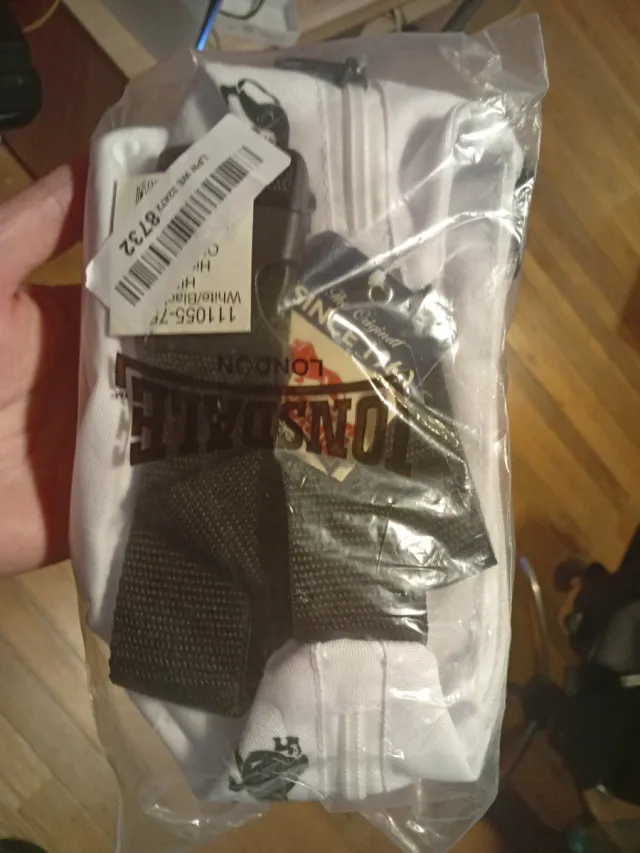 Riñonera Lonsdale blanca nueva