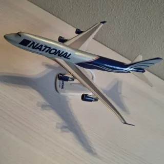 Maqueta Avión Boeing 747-400F National 1/250