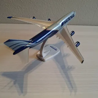 Maqueta Avión Boeing 747-400F National 1/250