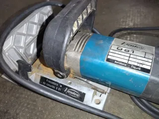 Fresadora de ranuras Virutex 081