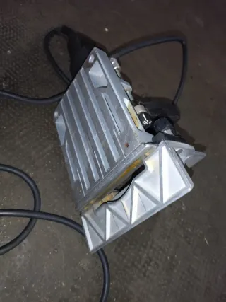 Fresadora de ranuras Virutex 081