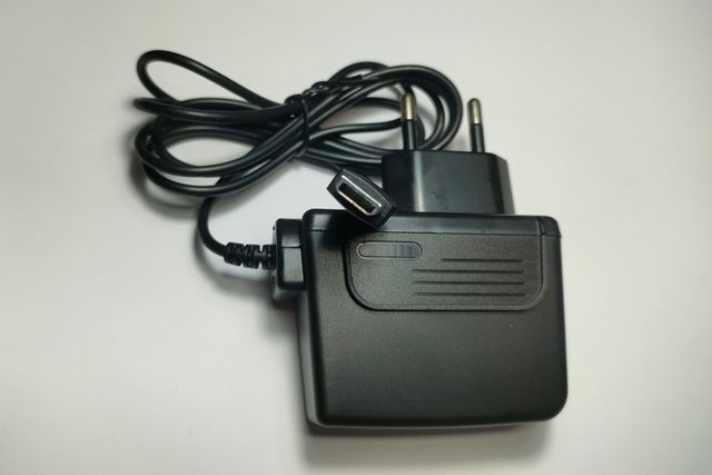 Cargador NUEVO Game Boy micro