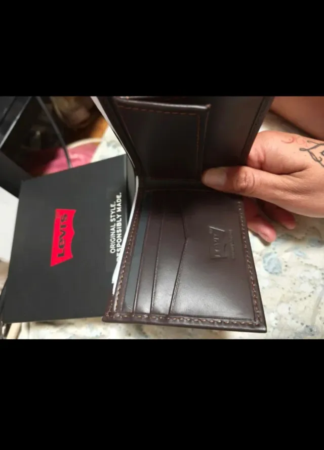 Portafoglio in pelle Levi's Marrone