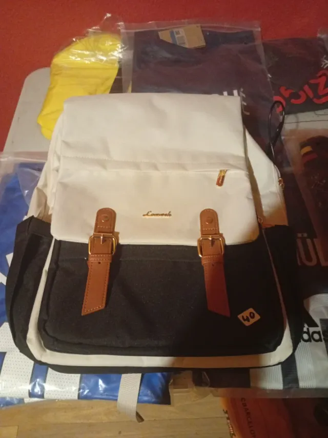 Mochila escolar con puerto de carga