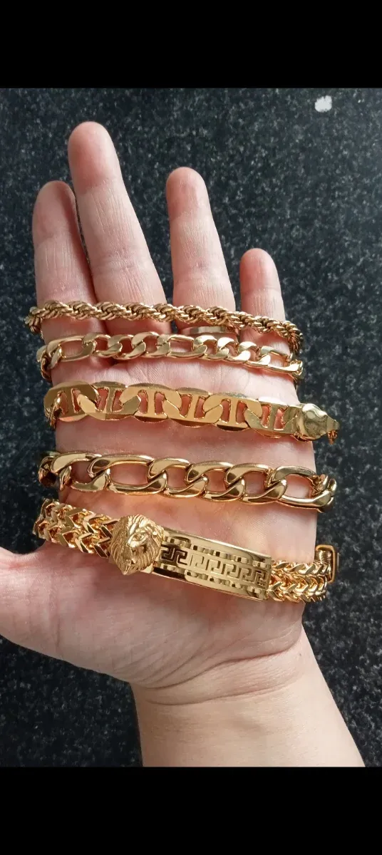 Lote 5 Pulseras Doradas