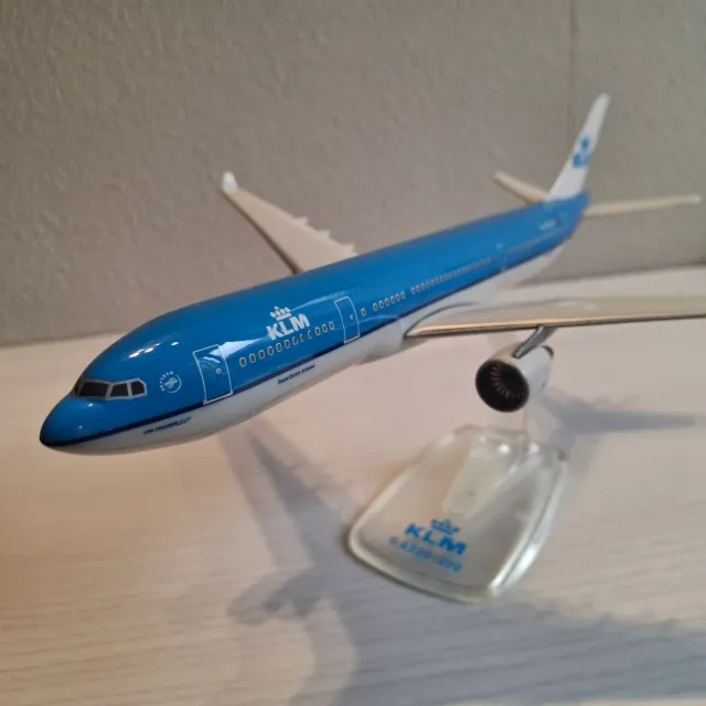 Maqueta Airbus A330-200 KLM 1/200