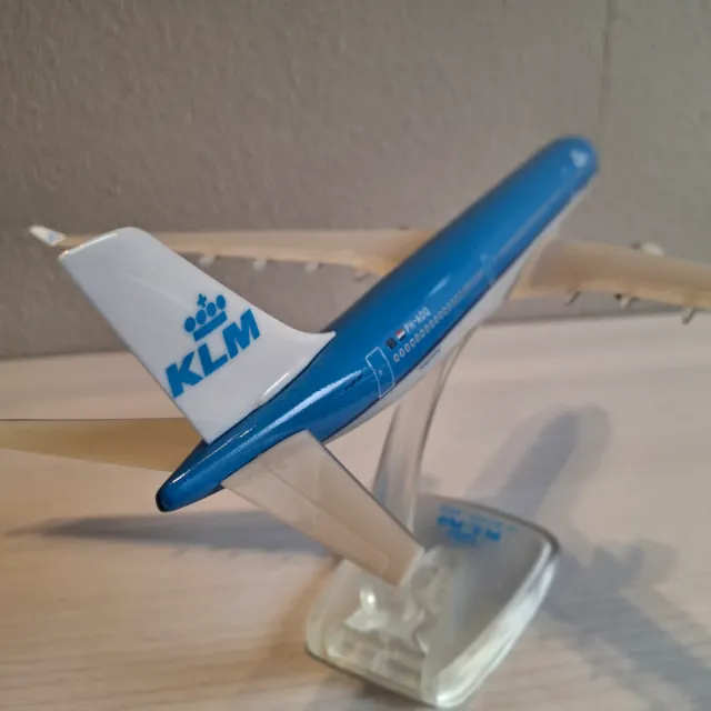 Maqueta Airbus A330-200 KLM 1/200