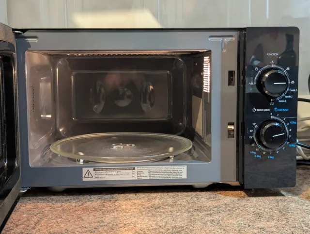 Horno Microondas Toshiba W2M20G(BK)/TMG20MM-21