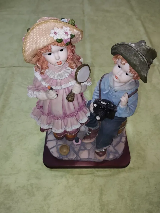 Figura decorativa niños con cámara