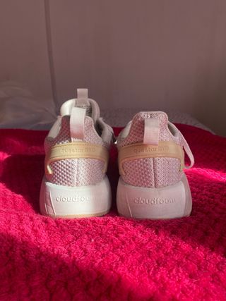 Zapatilla Adidas Beige y Rosa