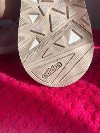 Zapatilla Adidas Beige y Rosa