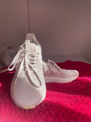 Zapatilla Adidas Beige y Rosa