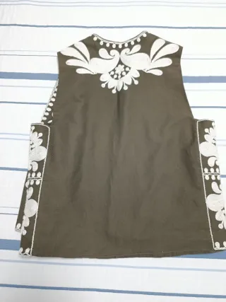 Chaleco bordado Zara talla M