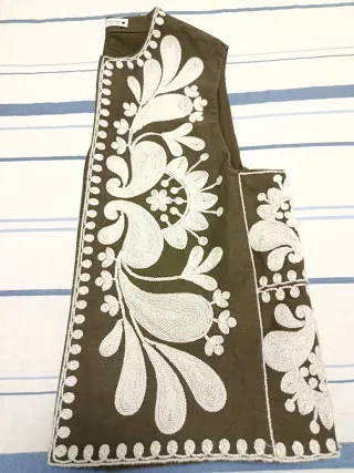 Chaleco bordado Zara talla M