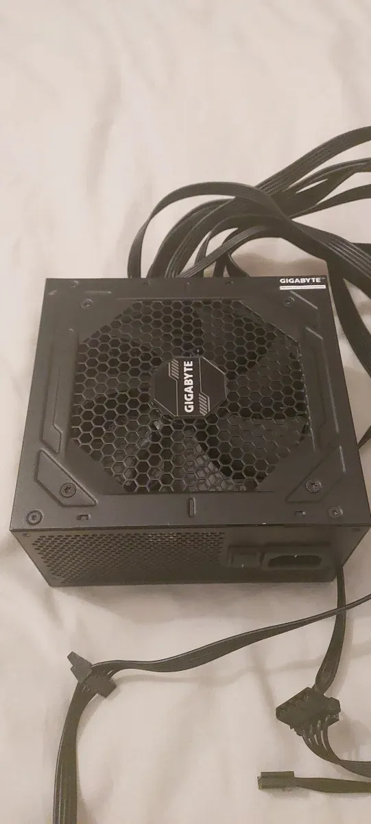 Fonte Gigabyte P750GM 750W