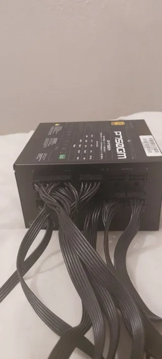 Fonte Gigabyte P750GM 750W