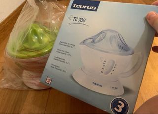 Exprimidor eléctrico Taurus TC 700