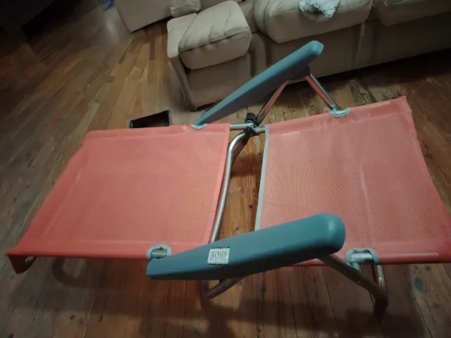 Tumbonas plegables de tela y metal