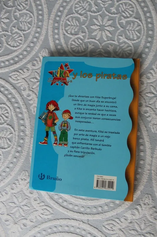 Lote libros infantiles Kika Superbruja