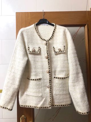 Chaqueta elegante T.L dorada y blanca