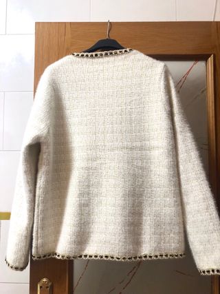 Chaqueta elegante T.L dorada y blanca