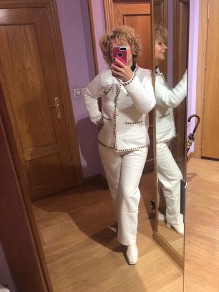 Chaqueta elegante T.L dorada y blanca