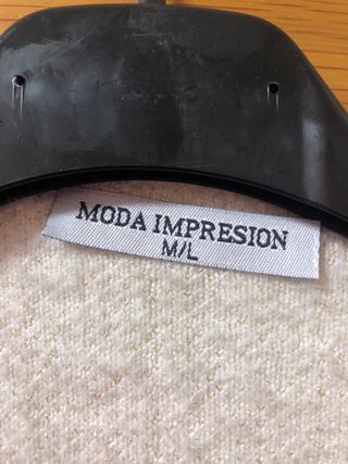 Chaqueta elegante T.L dorada y blanca