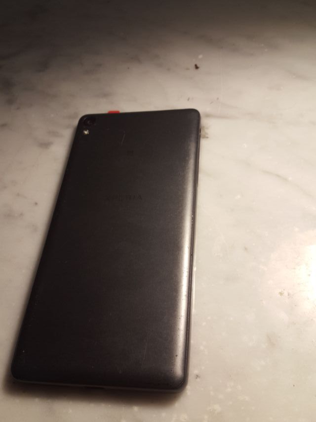 Sony Xperia E5 128GB Preto