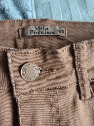 Pantalón vaquero marrón